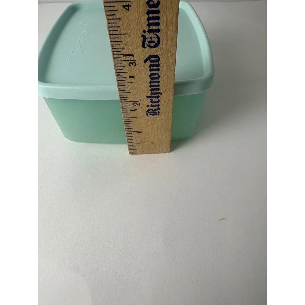 Vintage Tupperware Pastel Green‎ Storage Container 311-4 W/ Clear Lid 310-39 5